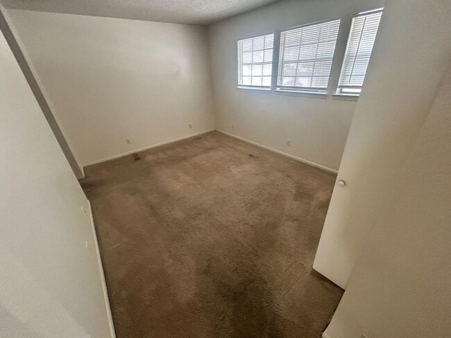 Building Photo - 1302 Opal Rd