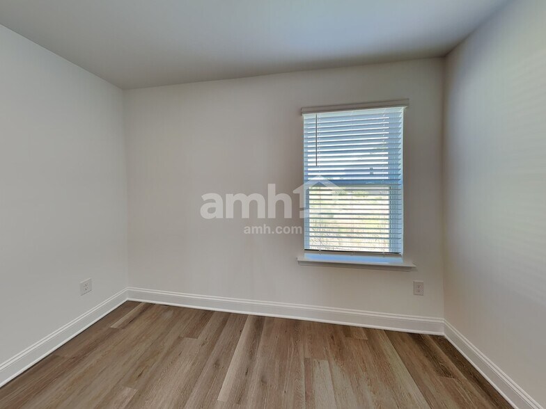 Building Photo - 1015 Bevington Dr