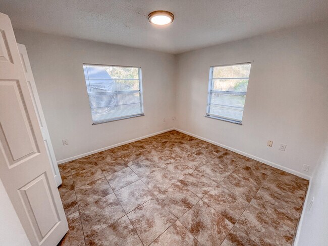 Building Photo - 122 Laidback Way