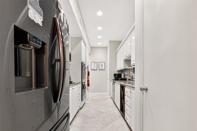 Building Photo - 3 River Hollow Ln