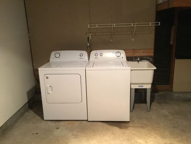 Building Photo - Arbor Lodge Ranch