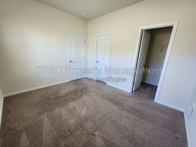 Building Photo - 260 Hyrne Dr