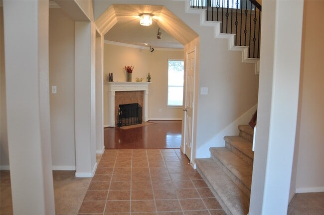 Building Photo - 2170 Brittany Colony Dr