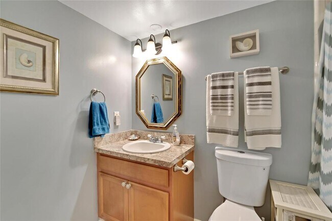 Building Photo - 7700 Sun Island Dr S