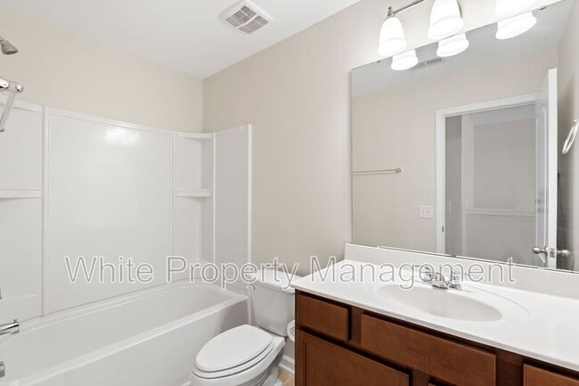 Building Photo - 10934 River Oaks Dr NW