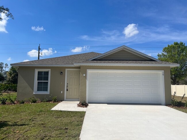 Primary Photo - Beautiful 4 Bedroom Home with Huge yard!