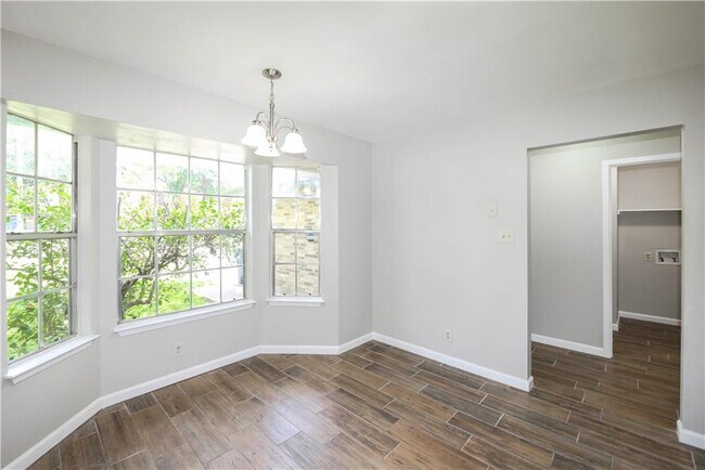 Building Photo - 1700 Waterloo Trl