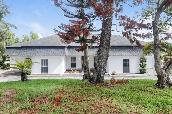 Building Photo - 1033 Campbell Ave