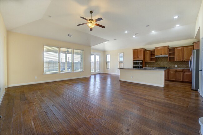 Building Photo - 26311 Parkman Grove Dr