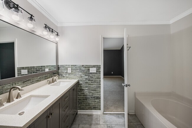 Building Photo - 12420 Tetons Ct
