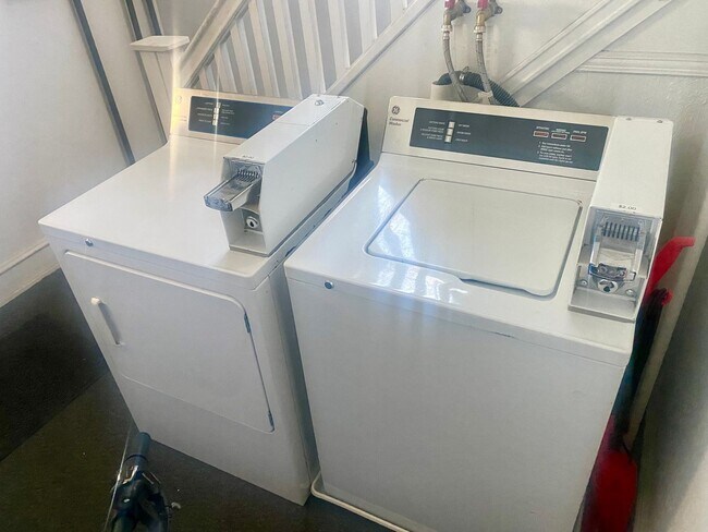 Building Photo - 138 N 9th St