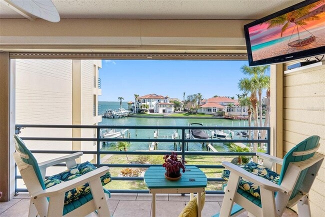 Building Photo - 363 Pinellas Bayway S