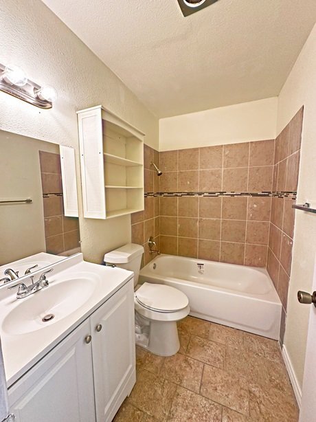 Building Photo - 8707 Glen Bluff