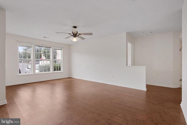 Building Photo - 502 Bradley Ct