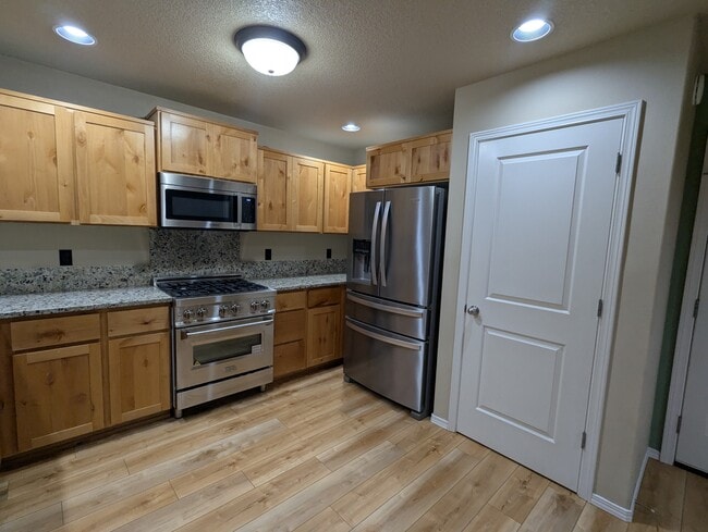 Building Photo - 20565 Sun Meadow Way