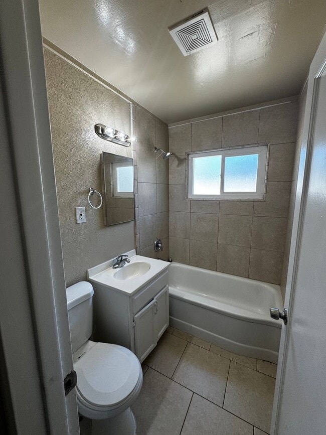 Building Photo - APPLY FOR THIS BEAUTIFUL HOME TODAY!