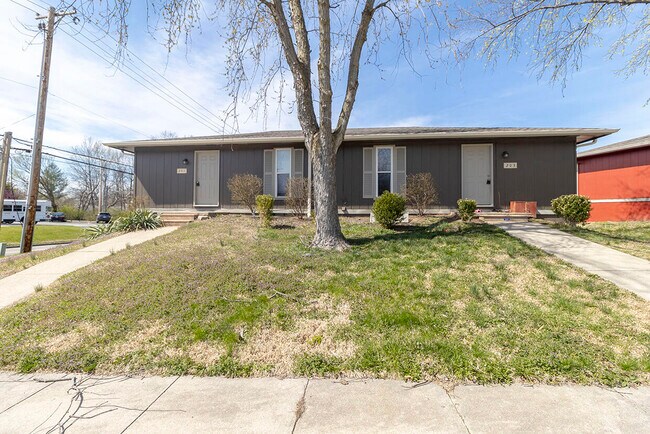 Building Photo - 201 Wheaton Ct