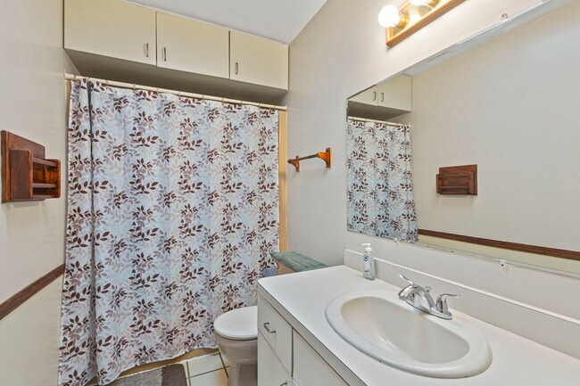 Building Photo - 933 Ridge Ave