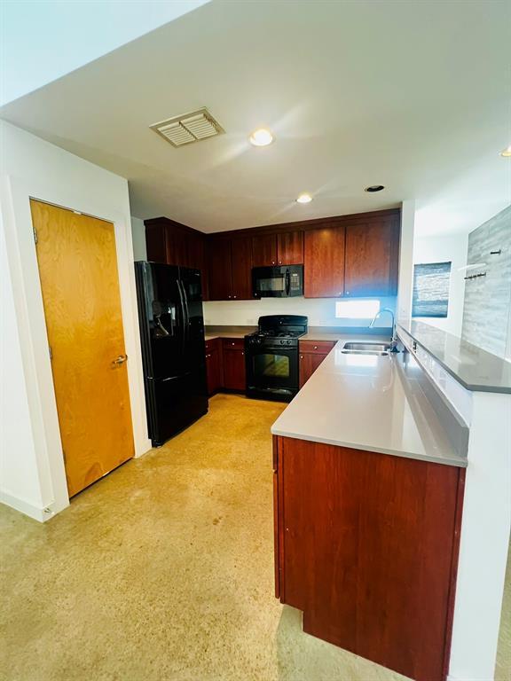 Building Photo - 5900 Toscana Ave