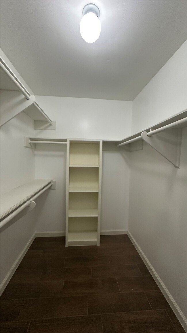 Building Photo - 11503 Briar Forest Dr