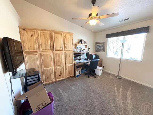 Building Photo - Snow Canyon Home!