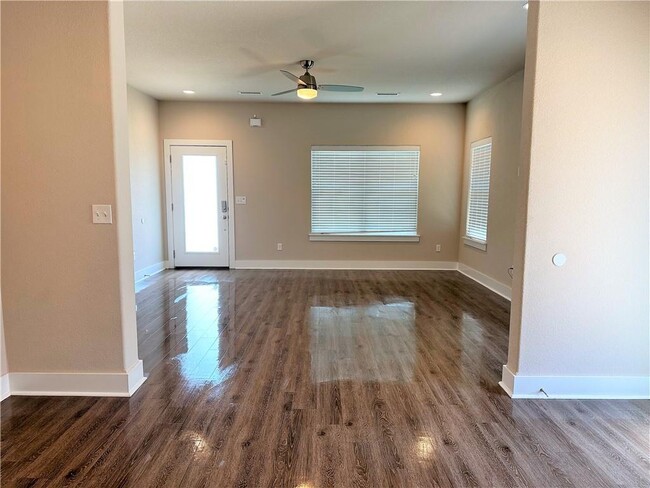 Building Photo - 3462 W Tuscan Rd