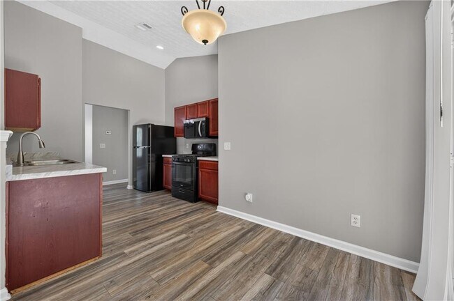 Building Photo - 437 Waterbury Way