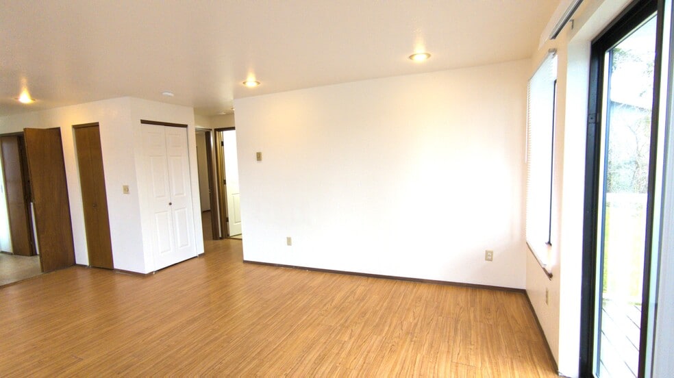 Building Photo - 2288 Douglas Rd