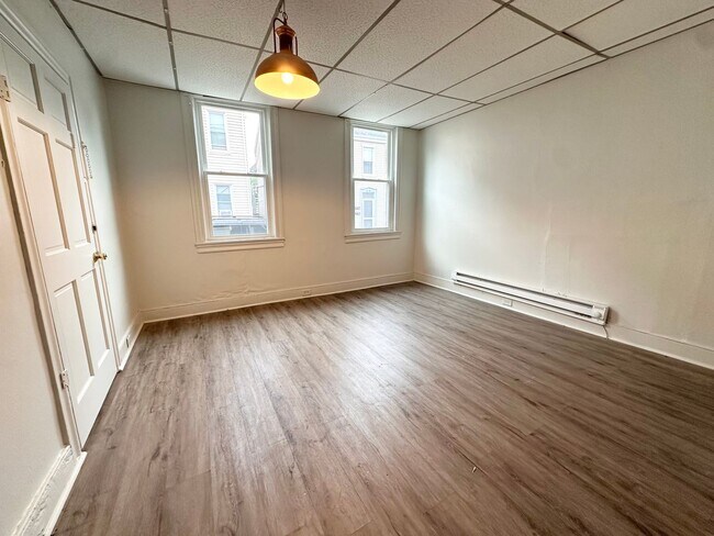 Building Photo - 31 N Hartley St