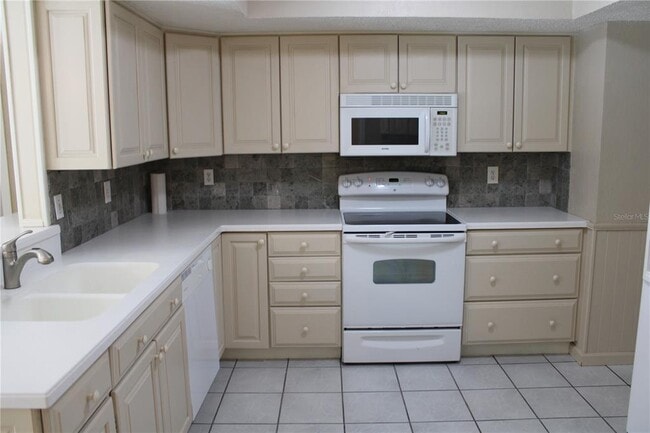 Building Photo - 4215 18th Ave Dr W