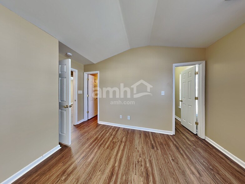 Building Photo - 205 N Fuquay Springs Ave