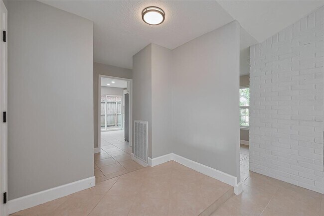 Building Photo - 23319 Pennsgrove Rd