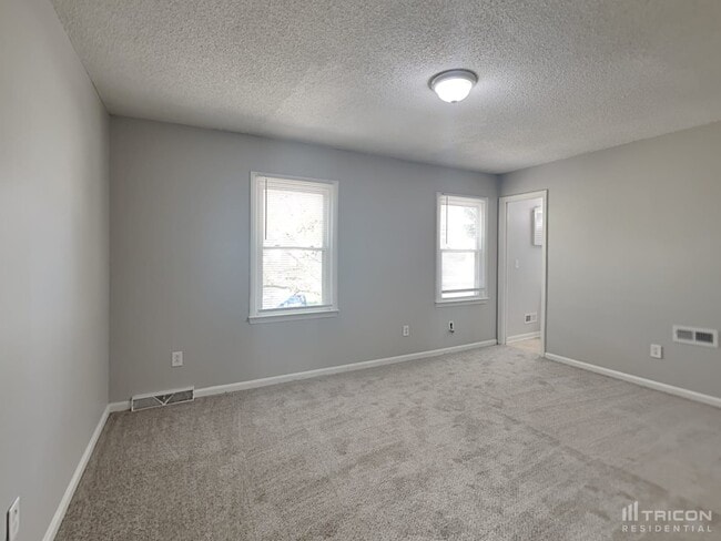 Building Photo - 7418 Palmetto Ct