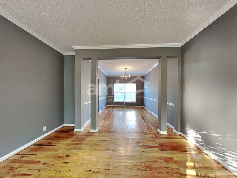 Building Photo - 7041 Calderwood Dr