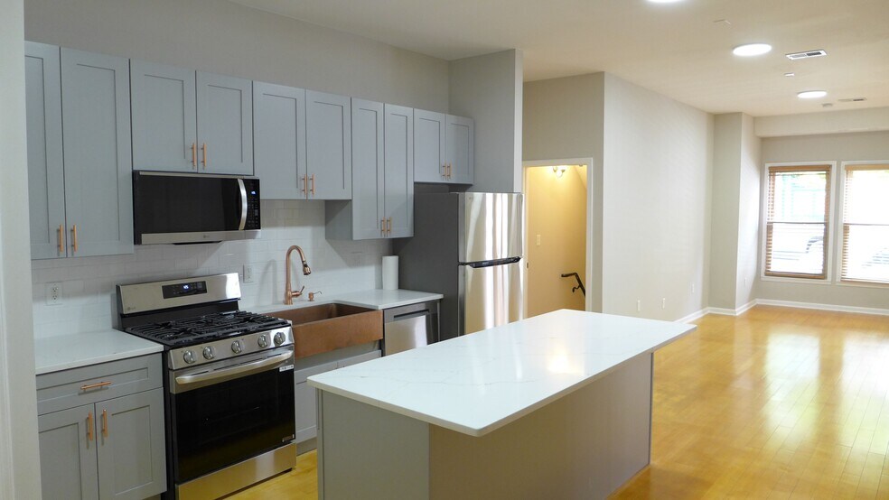 Building Photo - 324 Park Ave