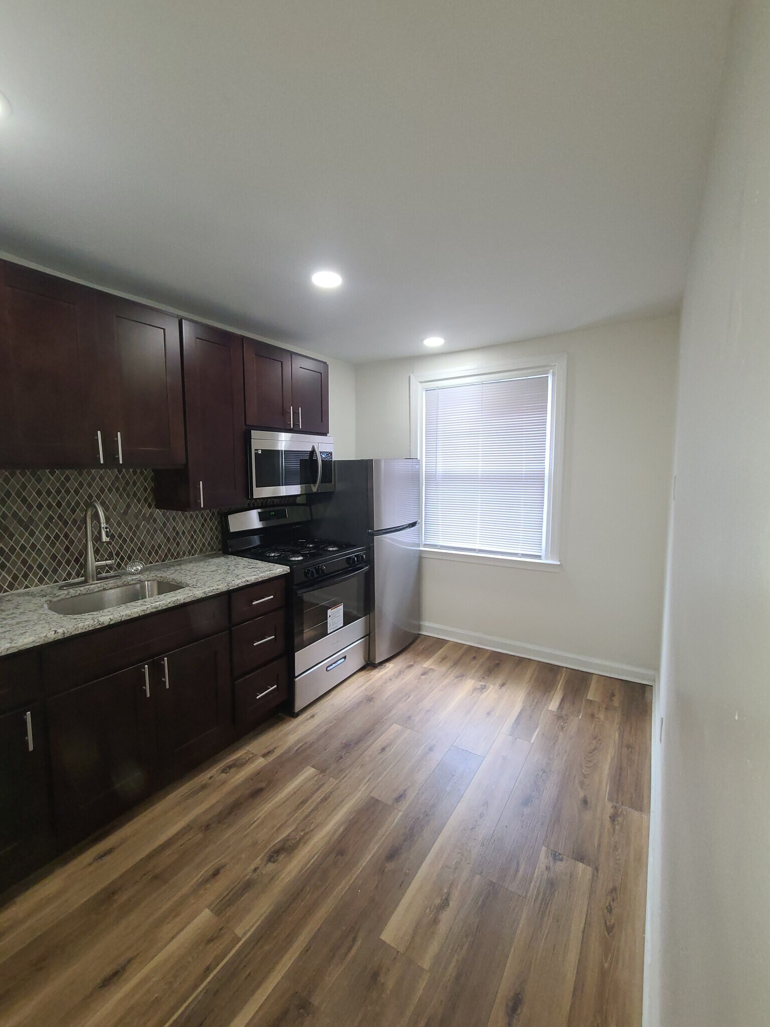 Eat-in kitchen, view 1 - 6301 Morton St