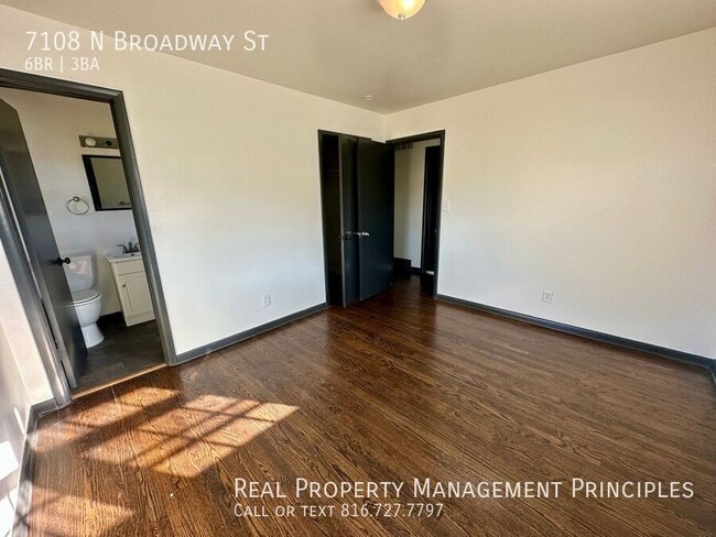 Building Photo - 7108 N Broadway