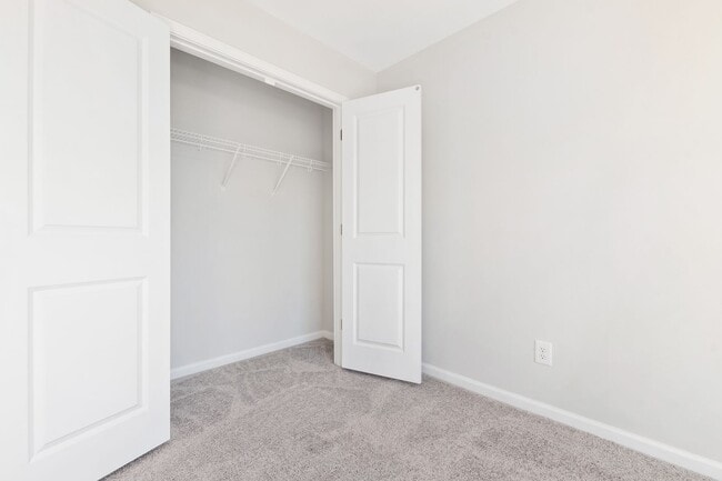 Building Photo - Luxurious 3-Bedroom Townhome Living in the...