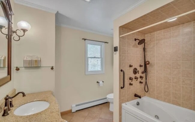 Building Photo - 1308 Sunnyfield Dr