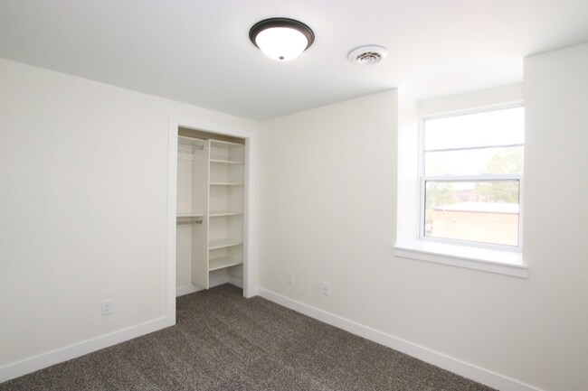 Building Photo - 14.5 Fond du Lac St