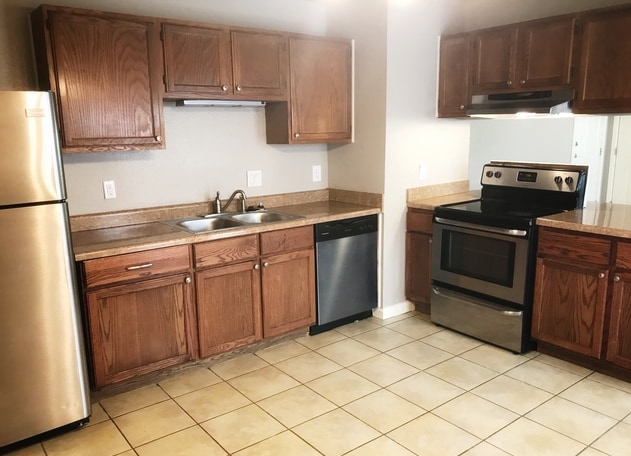 Building Photo - 3bed/2bath Super Cute House for Rent! Avai...