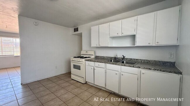 Building Photo - 7532 N 21st Ave