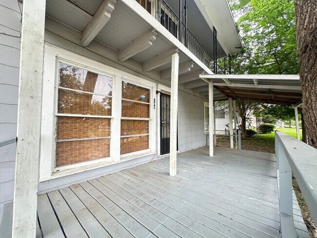 Building Photo - 140 E Wilkinson St