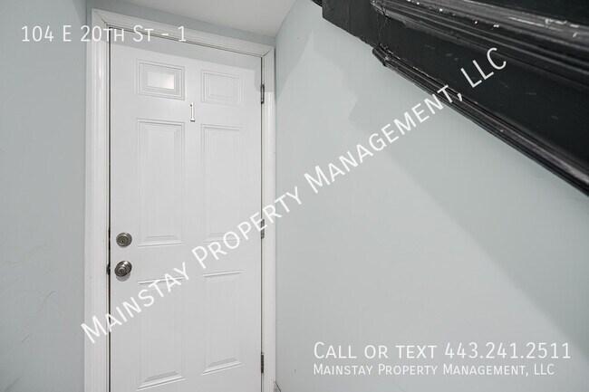 Building Photo - 104 E 20th St