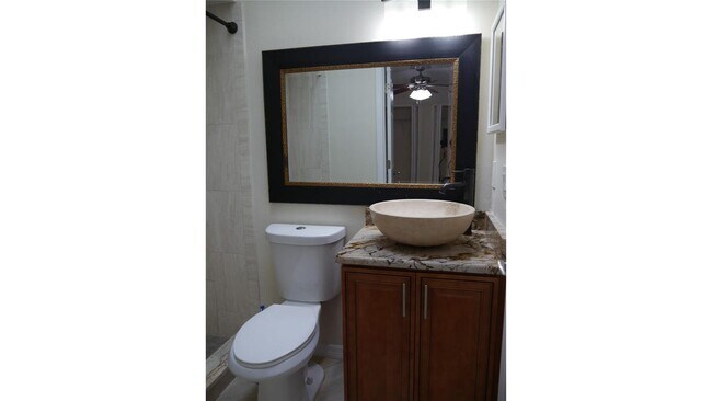 Building Photo - 3026 Vinson Ave