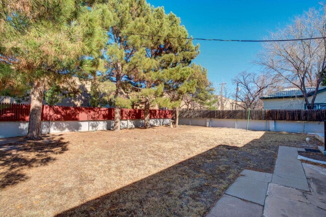 Building Photo - 2710 27th St