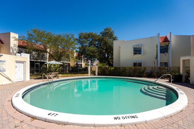 Building Photo - 606 NW 13th St