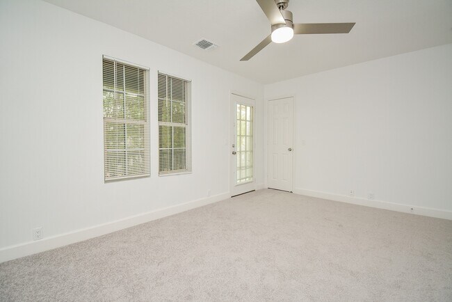 Building Photo - 29725 Sullivan Oaks Dr