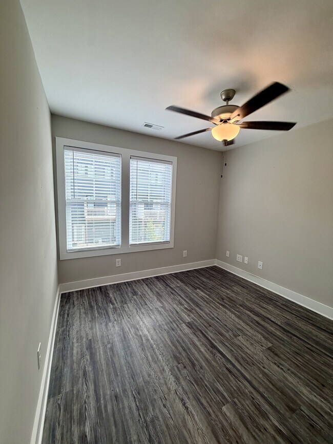Building Photo - 52 Cuddington Ln
