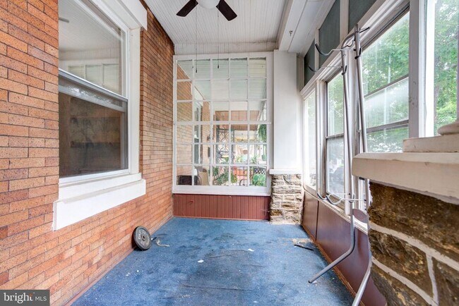Building Photo - 231 E Sydney St
